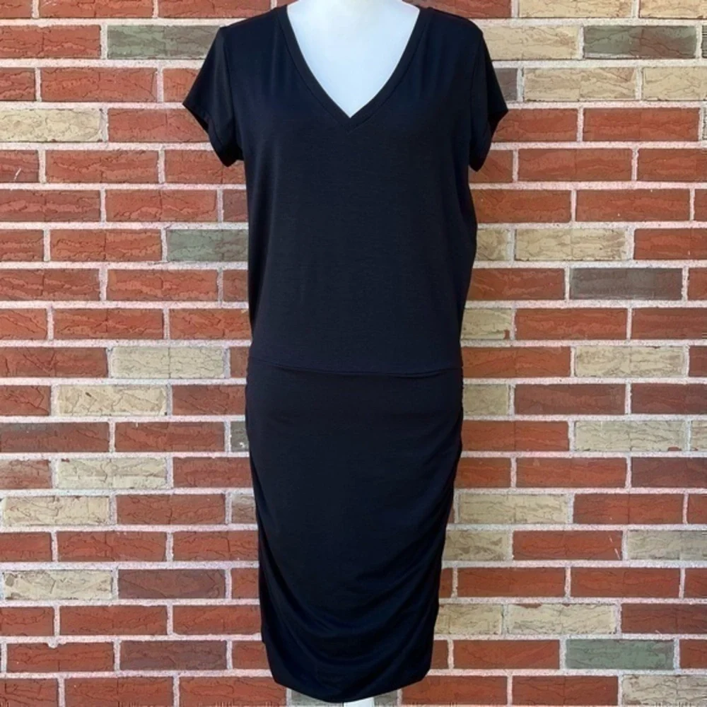 Athleta V-neck Ruched Black Short Sleeve Midi Dress 👗 - Picture 1 of 9